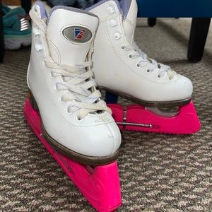 Ice Skates - Size J9